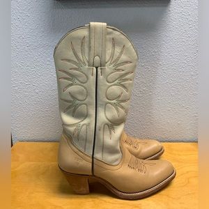 Frye women’s cowboy boots | style 6187 | used